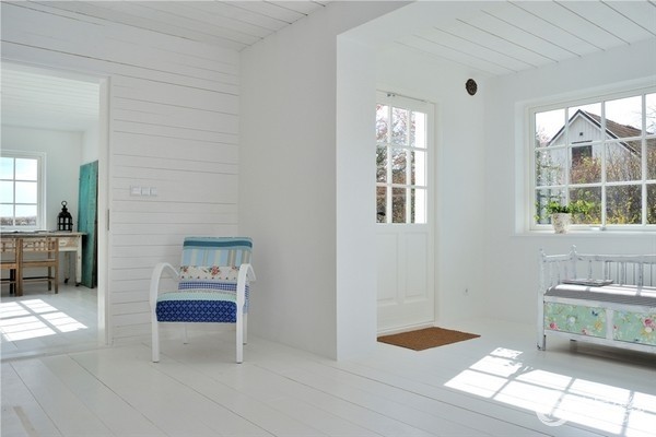 阳光明媚的温馨家装 白色地板北欧风