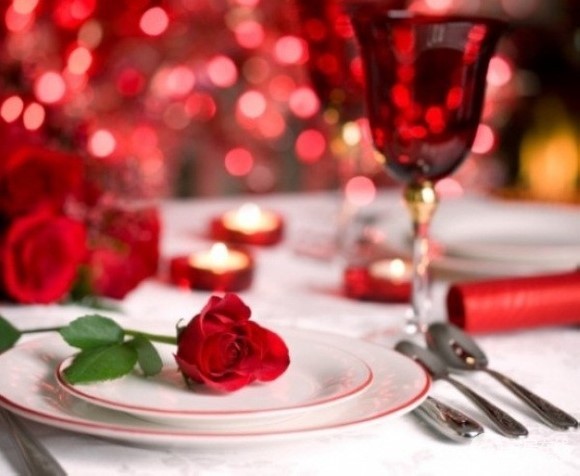 10款创意餐桌布置 情人节给爱人惊喜吧！