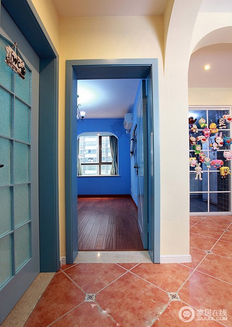 蔚蓝色调的清爽家居 地中海风格小公寓