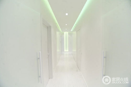 波兰开放式白色公寓 享受一份安然宁静