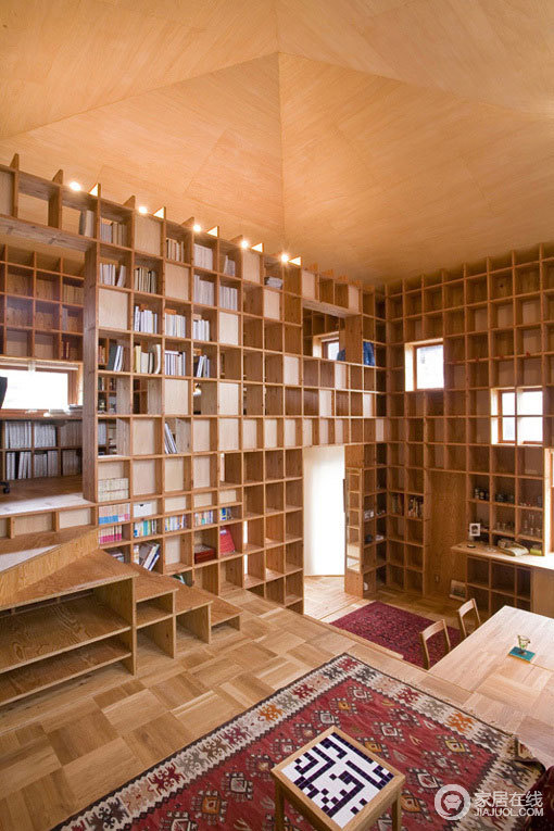 浓浓木香味的书架之家 日本创意室内设计