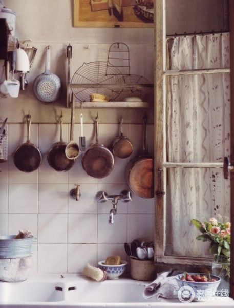 锅碗瓢盆排队站 那些实用的厨房收纳法