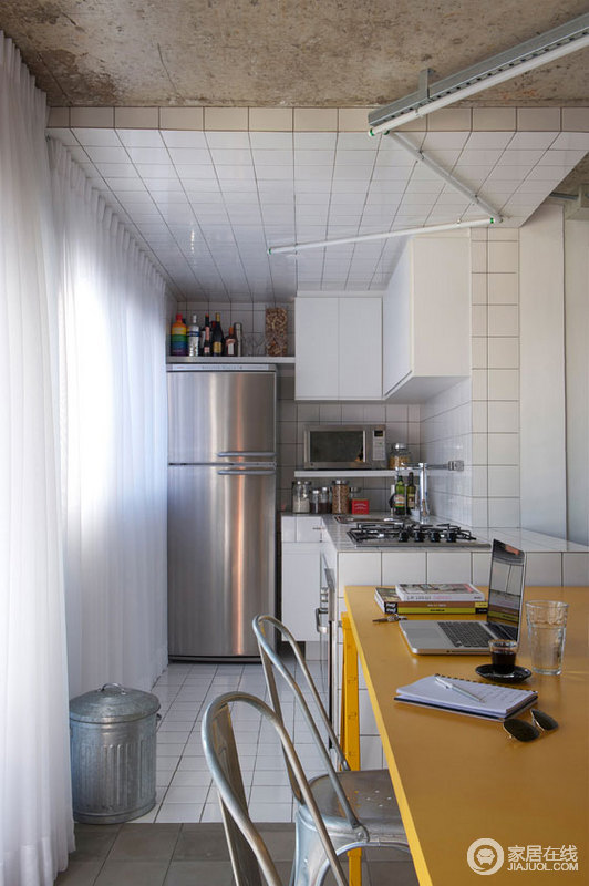 白瓷厨房与户外阳台 简单Loft风光无限好