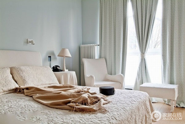 干净的白色优雅家居 将古典融于现代
