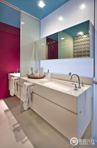 高饱和色彩反差 巴西艺术设计感公寓