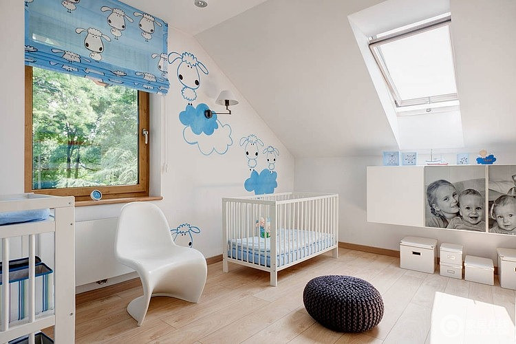 现代极简风格家居 抢眼的蓝色儿童房