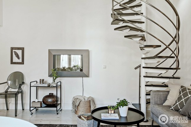 61平米时尚舒适公寓 螺旋楼梯尽显优雅