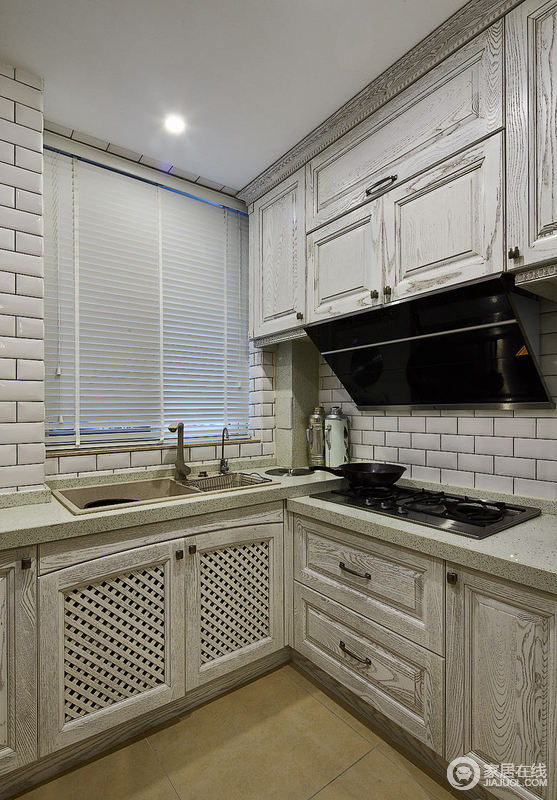 美式家庭厨房设计装修效果图片