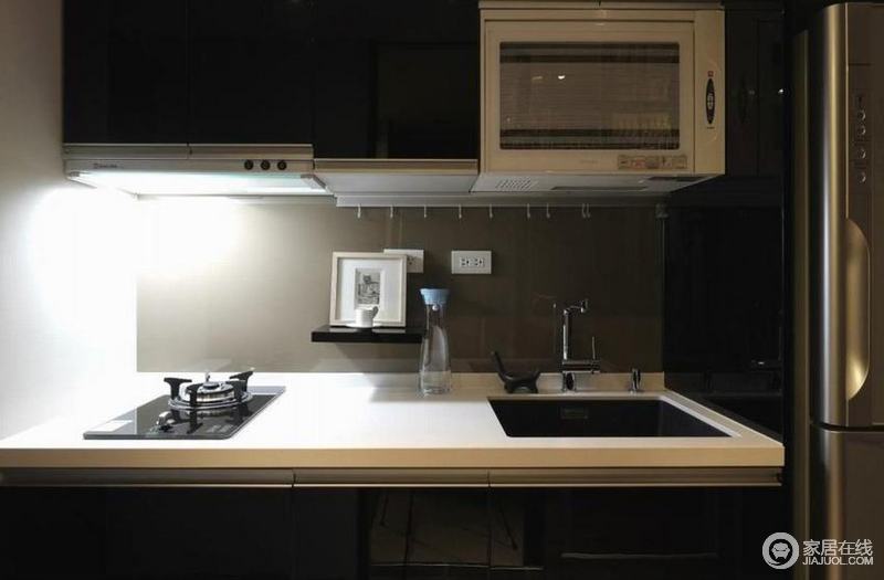 日式公寓小厨房装修图片