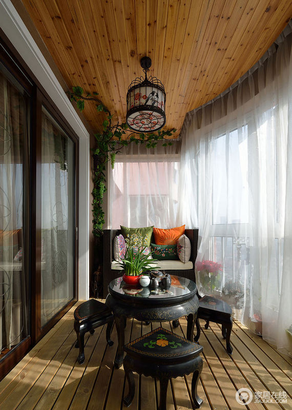 中式现代阳台家装设计装饰效果图