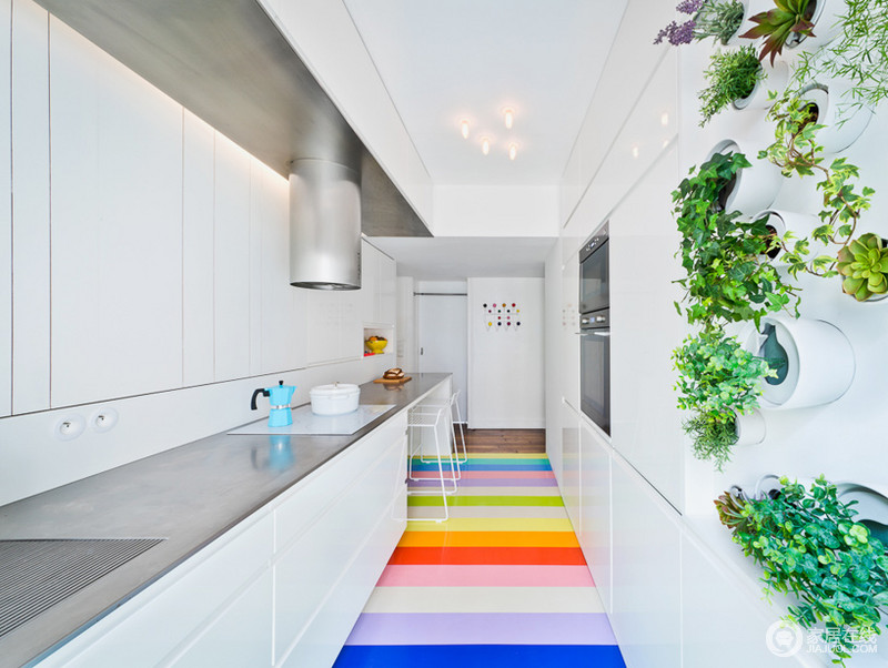 丰富色彩打造活力空间  时尚清新的住宅