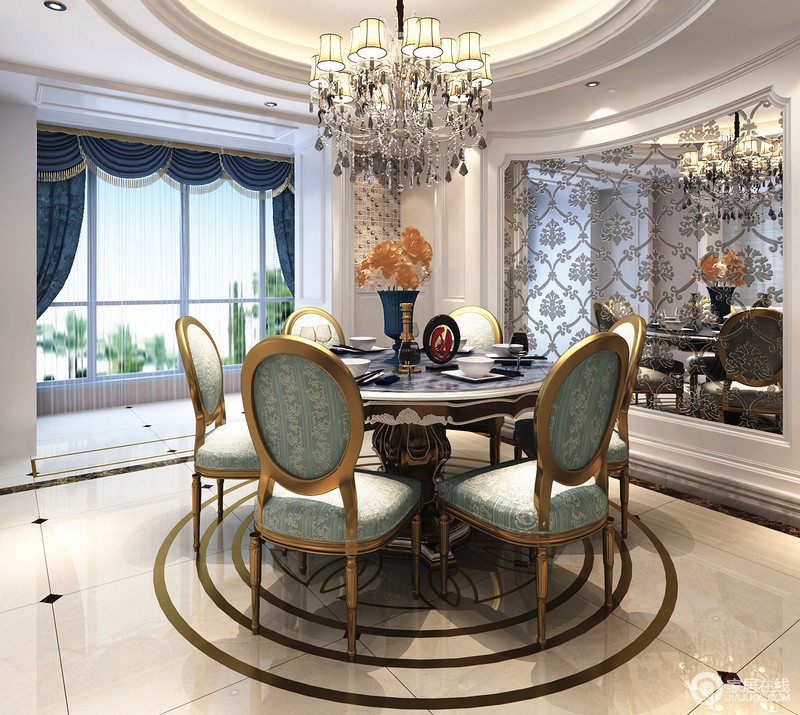 圆形吊顶调和了方形空间的中规中矩，金属蓝绿色欧式餐椅将复古的摩登添置在餐厅；深蓝色的窗帘捕捉着空间中的奢华。