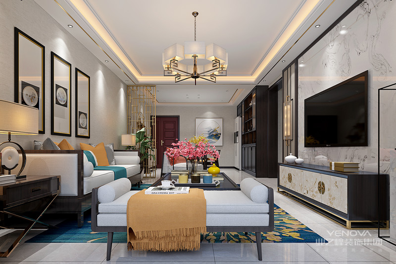 中式风格的客厅具有内蕴的风格，为了舒服，中式的环境中也常常用到沙发，但颜色仍然体现着中式的古朴，中式这样表现使整体空间，传统中透着现代，现代中揉着古典。