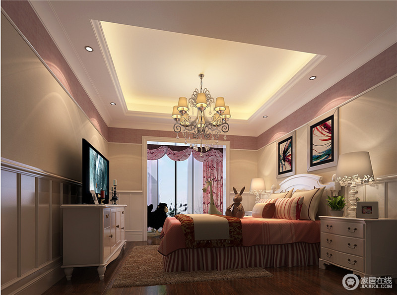 卧室以驼色漆和粉色漆粉刷墙面，再加上白色板材围筑在墙体，构成拼接式设计；白色美式实木家具因功能的需求，以不同的陈列方式，让家格外大气温馨；床品的桃粉色和粉色窗帘营造着柔美，蓝色调的抽象挂画更填一份艺术优雅。