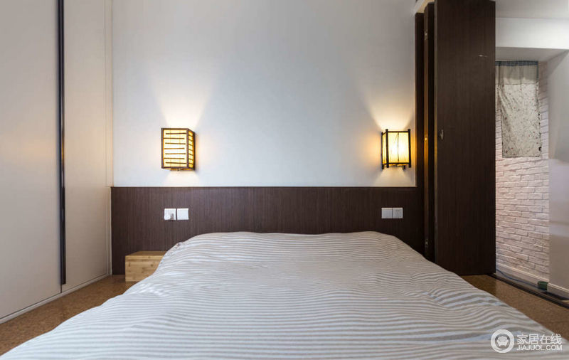 收纳功能满分的卧室，折叠门可以全部打开，满足通风采光的需求；也可以折叠上，保证休憩时静谧的私密性。