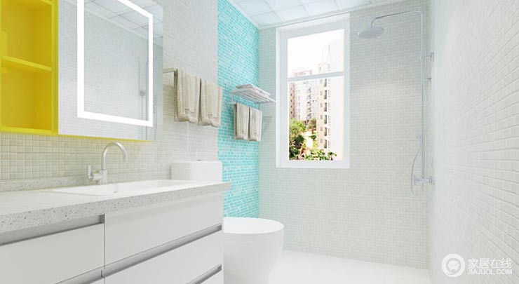 白色的卫生间明亮开阔，墙面上白色马赛克式的西班牙进口墙砖铺贴于墙面，而在卫生间淋浴区位置铺设了一面蓝色马赛克式瓷砖，在视觉上做到干湿分离。