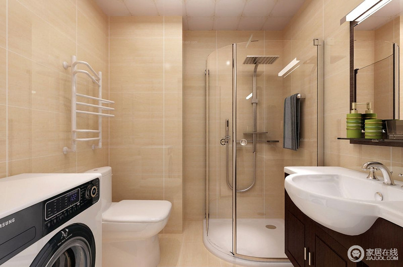 卫浴间中统一采用淡黄色瓷砖，铺贴出了一个整洁大方的空间；并巧妙地利用玻璃房将干湿分区，不仅利于清洁，还增强空间的美观性。