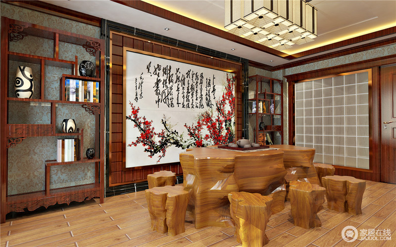 茶室使用了中式写意描画、博古架和原始木雕茶桌椅，把中式元素完美融入美式，丝毫无违和感。使空间既有美式实木的乡村风情，又有中式的文化写意浓情。