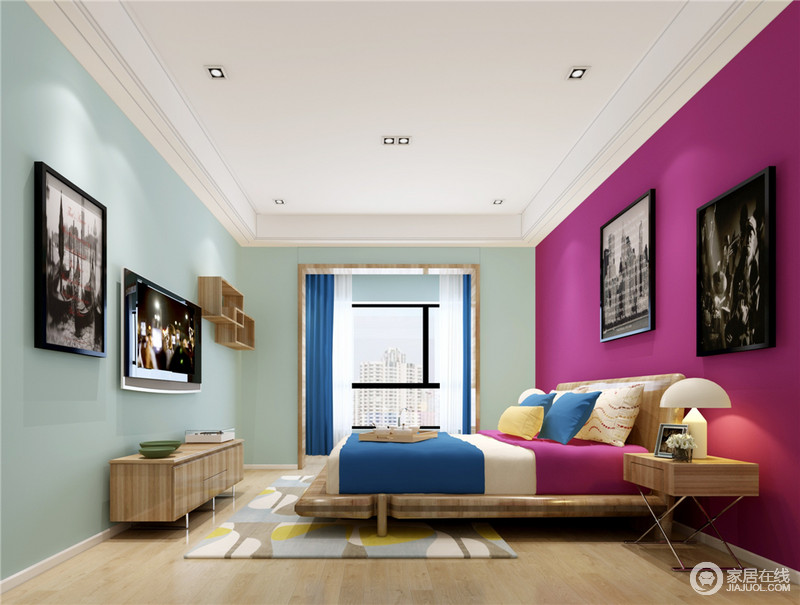 设计师大胆的采用高饱和度的色彩在空间里进行碰撞，极强的视觉冲击力，令空间散发出迷人耀眼的光华；而地板和家具、双人床则采用沉静的原木，有效平衡水蓝、粉紫及深蓝色调的轻盈质感。