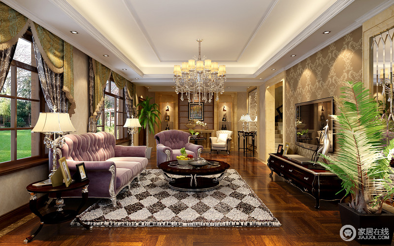 菱形黑白拼接的地毯与紫色法兰绒沙发满是冷峻地唯美，成套摆饰的金属边几是空间最精美的家具。