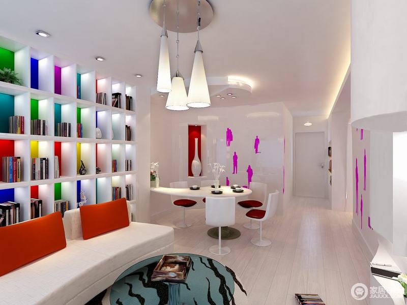 白色调的空间尤为纯净，为了改变苍白，让空间更为多彩，设计师将红色靠垫、蓝色地毯和粉色墙饰都融于一体，增加空间的色彩感；并利用五彩缤纷的底色为白色书架添彩，可谓小空间精彩多。