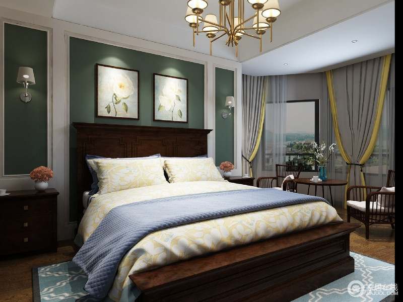 墨绿色背景墙，选择咖啡色的床头靠背显得整个房间古典优雅，床头壁灯富有欧式的迷人色彩。