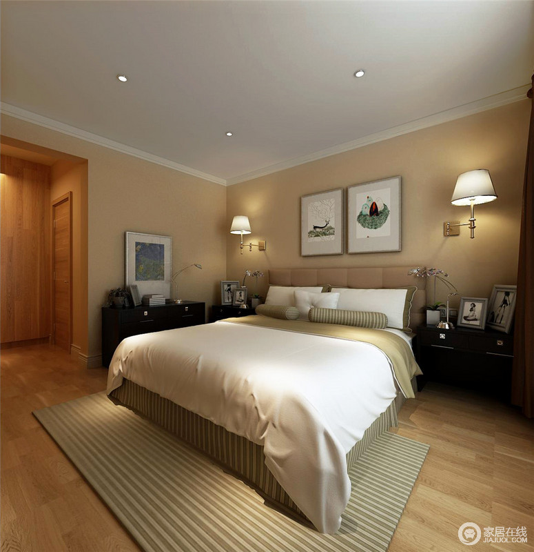 卧室的背景被漆刷成温馨的暖色调，营造出轻松的入睡环境。双人床上靠包的条纹与地毯图案呼应，床头柜的黑色与白色的床品碰撞，清浅的光线下，呈现出静谧的空间氛围。
