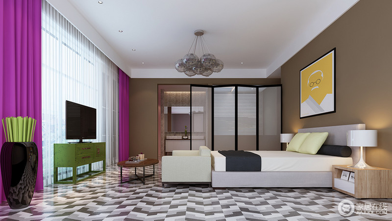 卧室以深咖色为墙面粉刷，黑白灰三色组成的几何地砖带着简约的魔幻，增加了时尚元素；绿色电视柜清新而实用与现代感的家具构成空间的主力，除了满足使用外，还简约、得体。