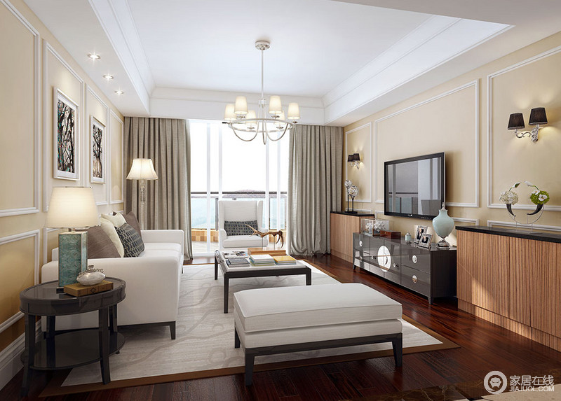 利用褐木地板和白色布艺家具划分空间层次，彰显着美式休闲生活的畅快；淡黄色墙面徜徉着暖意，简约的美式家具精巧中透出清爽的空间。