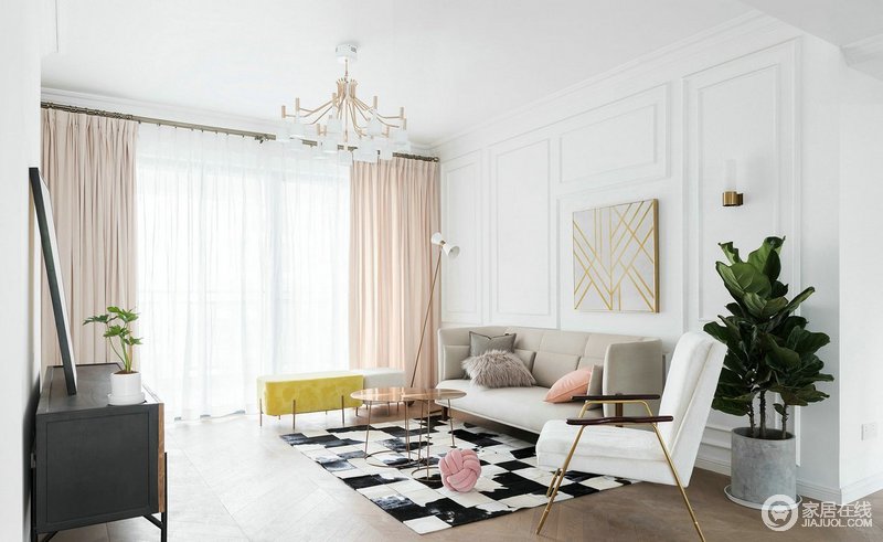 客厅白色背景墙和藕荷色基调搭配深色家具配饰简约不单调，每一件时尚的家具都提升了生活的品味。