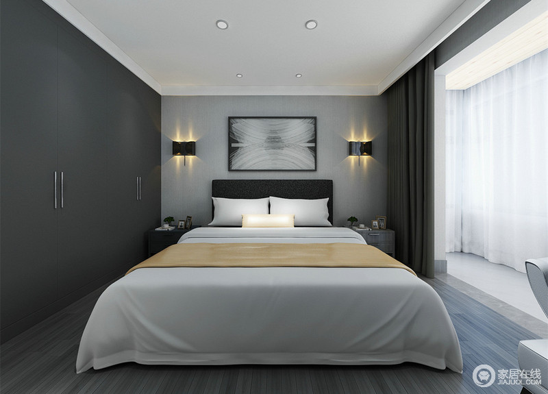 深灰色的步入式衣柜与窗帘色调呼应，搭配灰色细腻条纹木地板，空间带来低调静谧的安宁氛围。白色的床品与透光的白纱帘，则提亮了空间的色调。