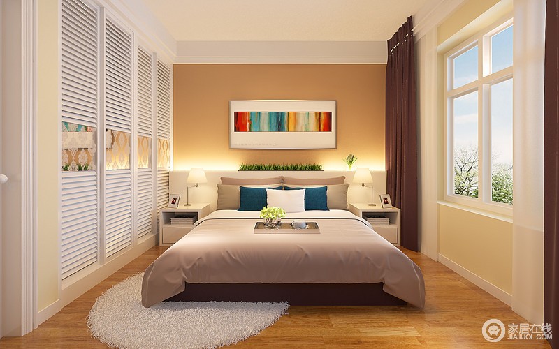 卧室作为休憩区，用白色搭配暖色调的黄，会给居室的主人带来很大的安全感。百叶状的嵌入式衣柜中间贯穿一条印花镜，有助于提升室内亮度。床头上摆放了绿植，净化室内空气，帮助主人安度睡眠。