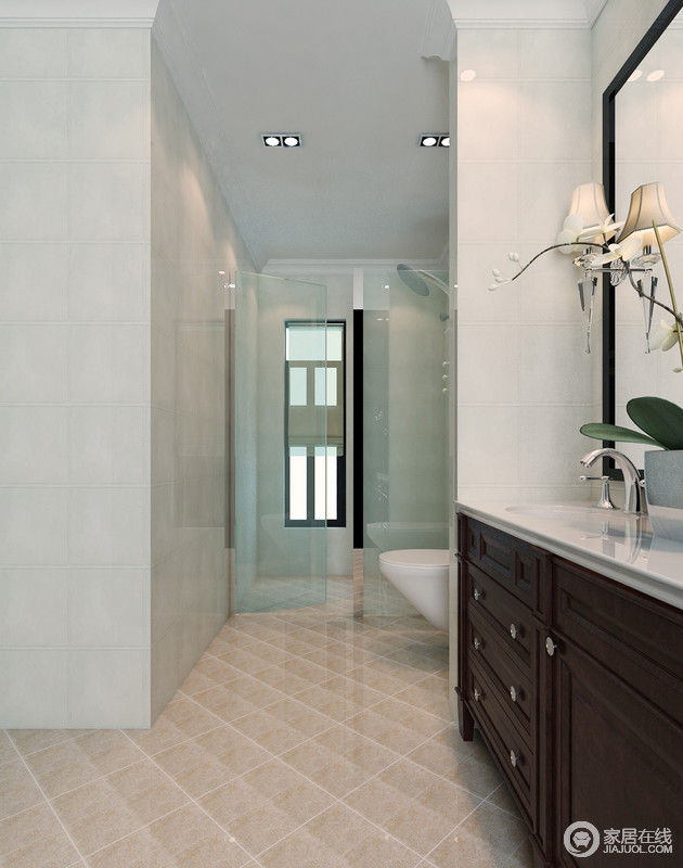 白色的卫浴间多了份清爽和简洁，玻璃淋浴房坐落于空间的顶端更方便干湿分区；褐色美式实木盥洗柜携带着传统的美式的意蕴，贴合主题设计。