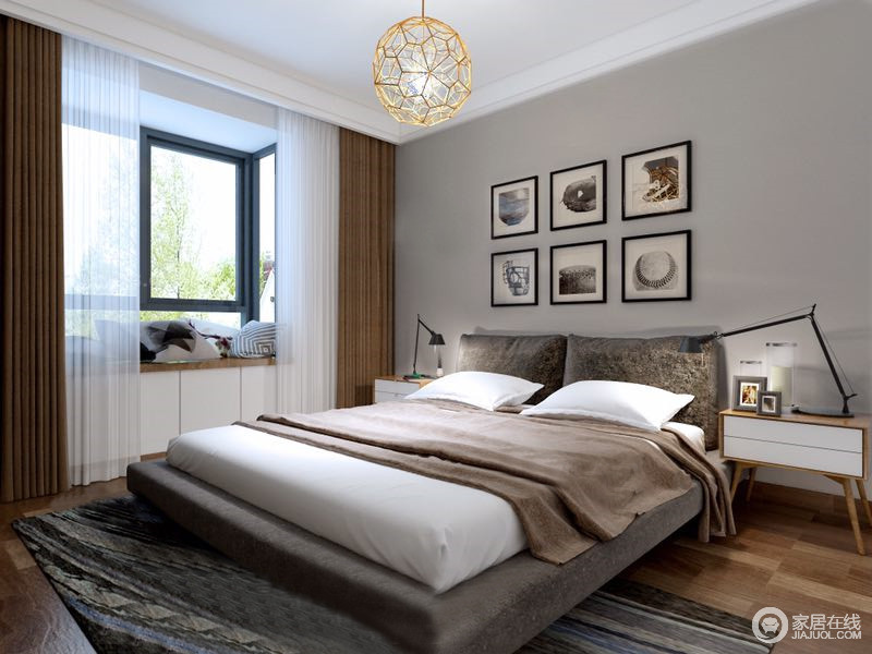 主卧室在装修上只用简单的色块来区分和装修饰。让你能够体验一把宁静的北欧风情，它虽脱去了传统装修的华丽外表，但是依旧能够为你打照一个温馨的卧室环境。