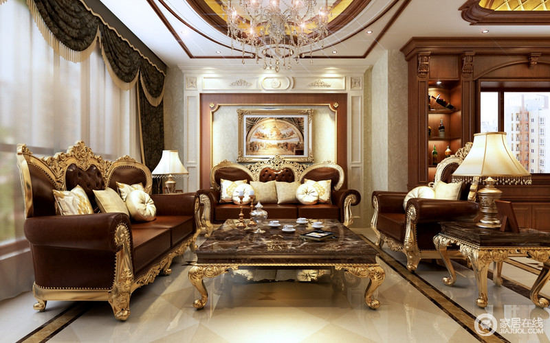 客厅中最具艺术的要属家具了，从整体设计到软装设计秉持着欧式古典设计的绚丽与华彩，家具底座以金箔手工雕刻，彰显出奢华。