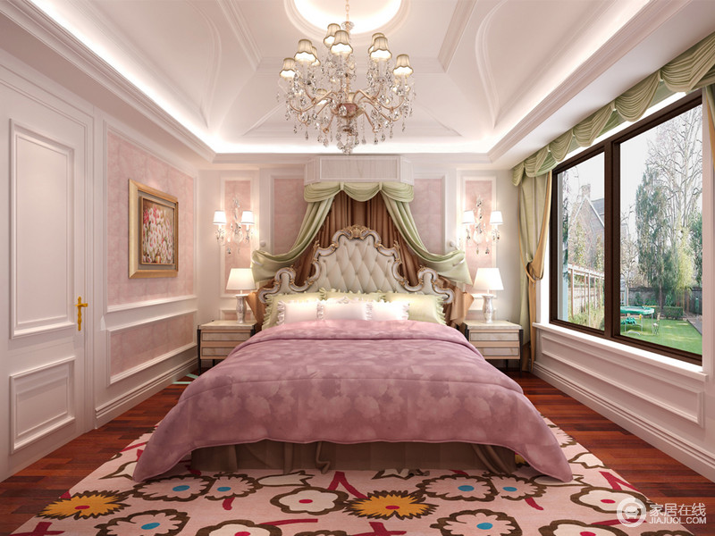 卧室以白色为底，以粉色为饰，以暖调让古典奢华更显甜美；个性的穹顶和欧式吊灯的晶莹衬托出绿色床幔、罗马帘的清雅；床头雕花的华丽与粉色床品的柔和塑造温馨清丽。
