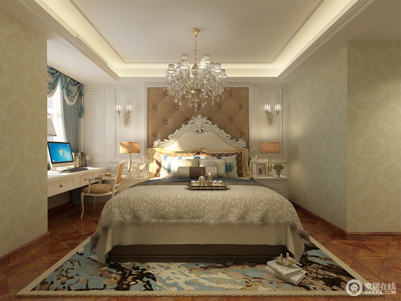 白色纯净的卧室环境让人亮起温柔的清澈，蓝色多彩缝制的地毯，装抹着富有生命力的空间。