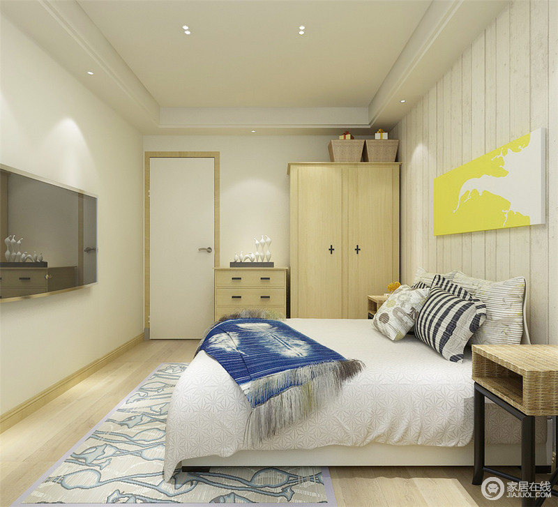 素色空间，一点点色彩就显得活泼亮眼。竖条纹床头墙上，黄白木画与蓝白织物和创意印花抱枕，让空间不会因为触目的白色而显得单调。充满原木风的木质家具，使卧室充满了自然舒适的氛围。