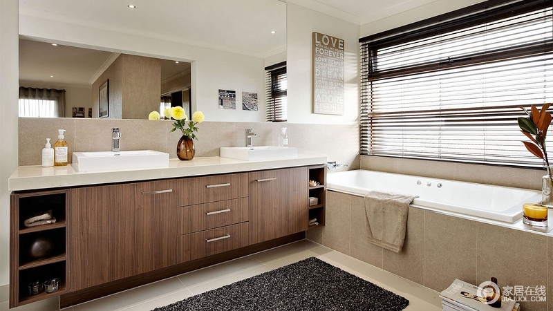 庄重地白色增加了卫浴空间的效果，木色盥洗台立面点缀令空间在有限的范围内延伸出无限地立体自然风格。