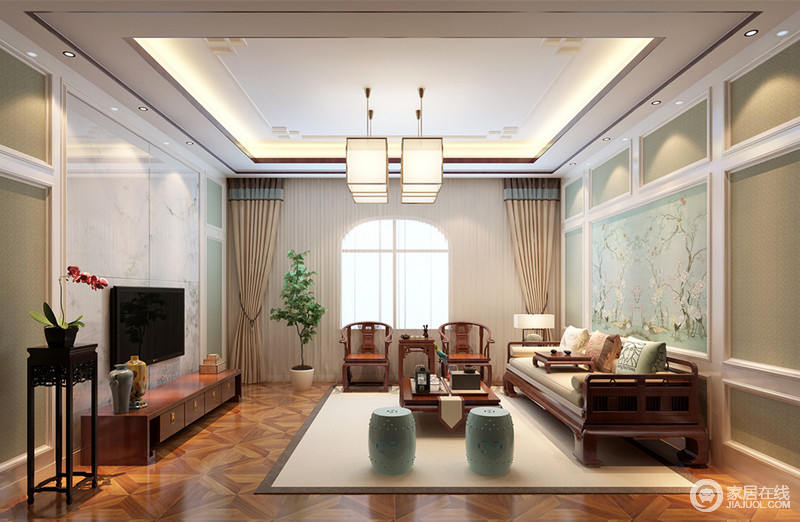 二层的客厅在中式风格中混搭了新古典风元素，将中西典雅的清新婉约彰显出来，并带着一股温柔浪漫的华丽气质；墙面上的墙板线条，无形中丰富了空间的立体视感。