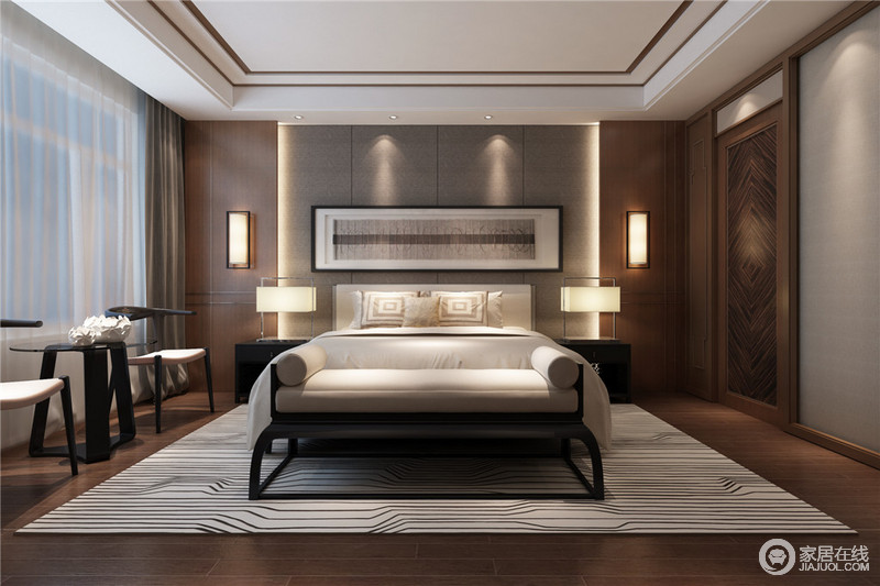 卧室采用沉稳厚重的棕色，简朴纯粹的墙体装饰体现材质的温和，简练的线条将现代休闲与中式古韵结合，巧妙的打造出浮生意远的悠闲休憩氛围。