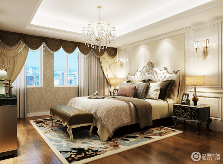 卧室以白色的护墙板装饰在床头，清亮的壁灯与天花板上的灯带，提亮了空间的明度，愈发显得深色布艺和家具上花纹的精致和繁复，细腻的渲染空间，氲起层层的浪漫，令空间有着端庄高雅的情调。