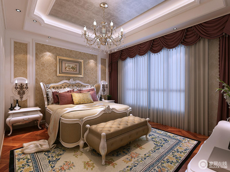 卧室充满了端庄淑雅的情调，包裹式拉扣雕花欧式大床，寝具光泽鲜亮质感精良。背景墙上浪漫印花与地毯花卉契合，在华丽中传递着美好的感性体验。