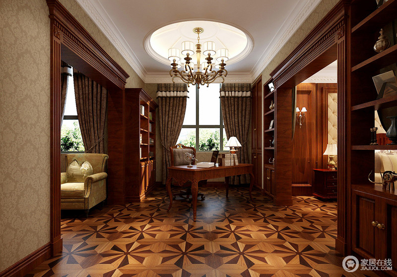 书房中红棕木书柜和书桌简单实用，富有节奏感的地毯让空间看起来更有视觉变幻。