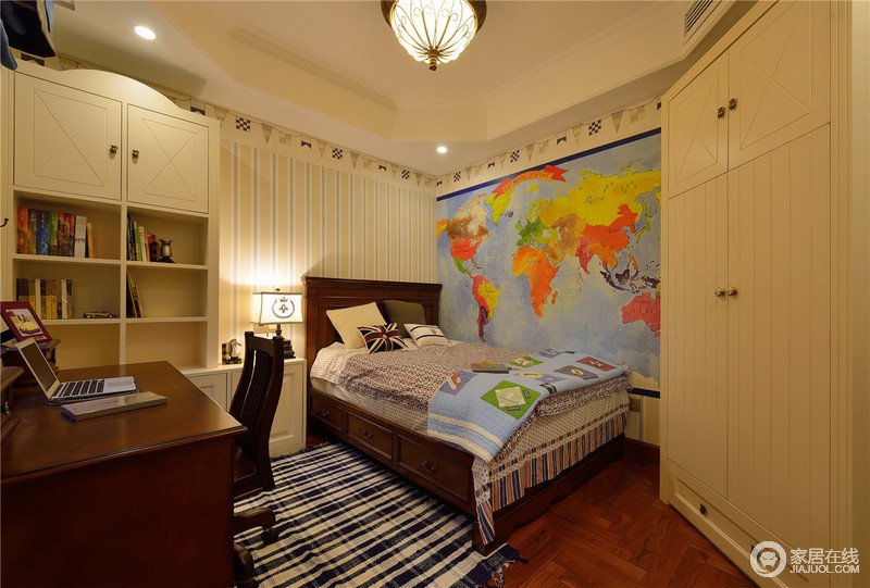大气的男孩房，墙上的地图可以让儿子看遍全世界。