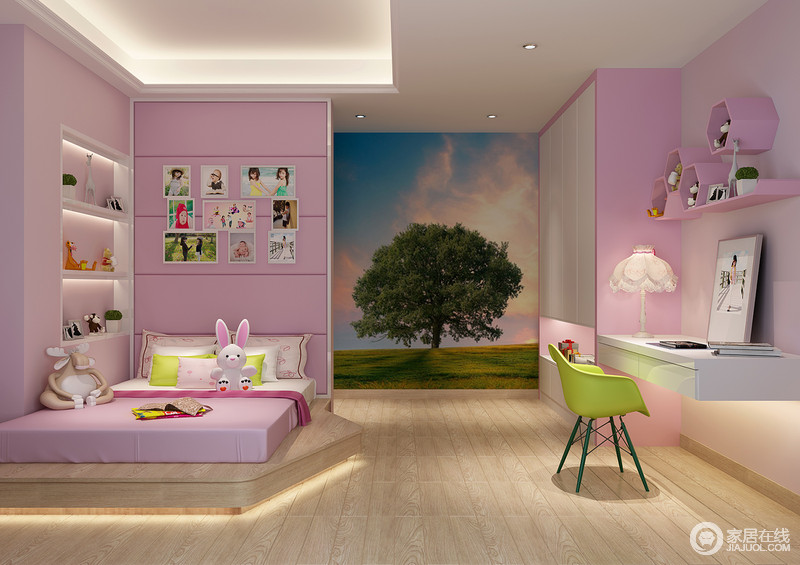 粉色调的儿童房里，设计师通过大量的粉色来突出主题，简单中蕴藏着甜美；墙体格出的置物台和多边形悬挂柜实用性极佳，更以几何之美丰富了空间，让童真伴着孩子成长。
