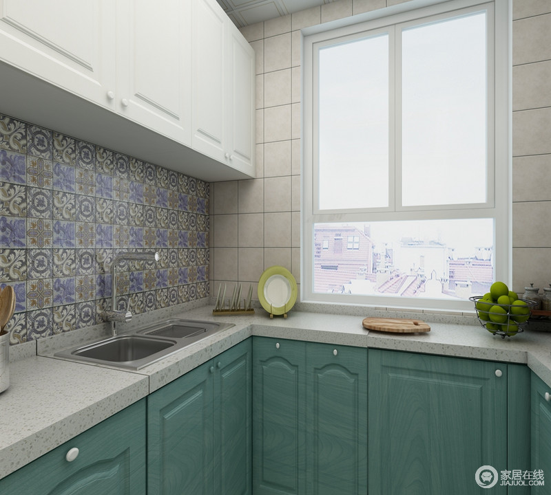 厨房在实用性的基础上，以白色与绿色搭配的方式，让橱柜带来色调上的清新，拼花砖的点缀，突出了材质和色彩上的迥异，却协调出空间的大气。