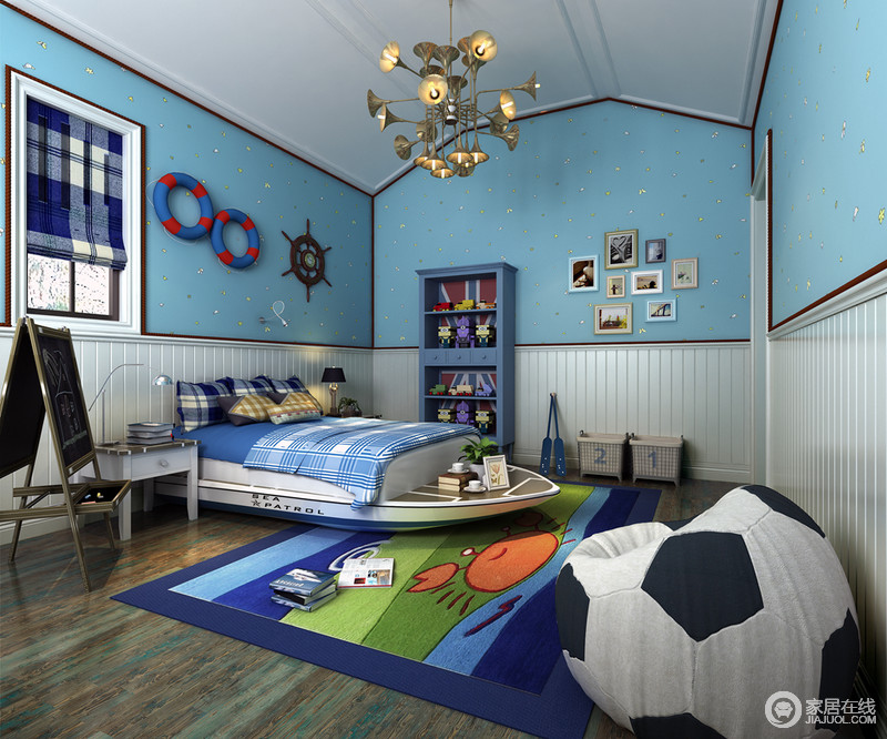蓝色的空间清澈湛蓝，空间布局打破既定模式，选用个性化家具表达出对孩子生活品质的关注；船形的床与蓝绿拼接地毯不仅有趣还很实用。