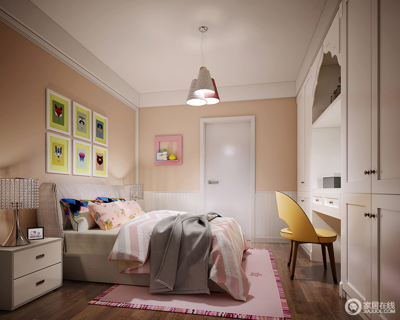 儿童房以裸粉色的墙面漆来奠定整个空间甜美的氛围，绿色动物挂画的俏皮和粉色收纳架的实用，都裹挟着童心童趣，生机无限；白色收纳柜旁明黄色单椅的现代质感，与粉色系地毯、床品烘托出清甜。 