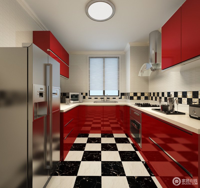 厨房发挥了餐厅的创造性，将魅惑的红运用在壁橱上，并大胆的与黑白马赛克式瓷砖混搭，形成独具风格的时尚空间，压根去除传统意义上厨房所带有的烟火气。
